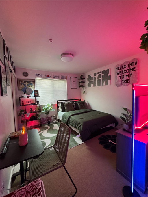Vibes after work 🤩

#roomdecorideas #smallroomdecor #bedroomdecoration #bedroomstyle #bedroomdecorideas
