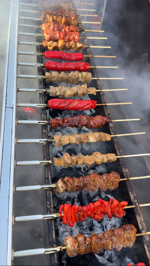 Check out these 7 vendors who will be at the Sinulog Festival in Van Nuys on Saturday, January 31 from 5PM to 10PM! 🙌🏼🇵🇭
🐷: Cebuano Style Lechon & Cebuano Street Food
👉🏼: @kanananusa 
🍢: Filipino BBQ
👉🏼: @ihawjuan2020
🍽️: Dubai, Ube, Cinnamon & Matcha Baklava 
👉🏼: @baklabaes 
🌮: Ilocos Empanadas
👉🏼: @clarita_ilocosempanada
🍦: Ube Sago, Avocado Shake & Mango Float
👉🏼: @lanerabakery
🌭: Hot Dogs, Vegetable Lumpia, Kikiam & Fish Balls
👉🏼: @manong_pisbols
🐟: Pork, Chicken & Bangus Sisig
👉🏼: @sisig_at_bangus
👉🏼: @kusinaonwheelsla
⌚️: Saturday, January 31 from 5PM to 10PM
📍: Sinulog Festival, Van Nuys Masonic Building Association, 14750 Sherman Way, Van Nuys, CA 91405
.
.
.
.
.
.
.
.
#vannuys #filipino #losangeles #lechon #cebuano