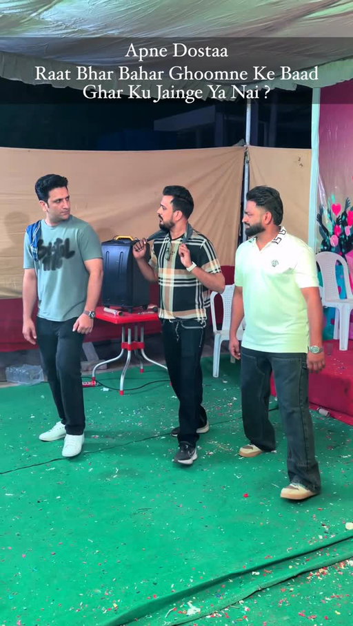 Apne Dostaa 
Raat Bhar Bahar Ghoomne Ke Baad Ye Sonchte huwe 
Ghar ku Jainge Ya Nai 🤔

#friends #marfa #nightout #zamzamfamilydhaba