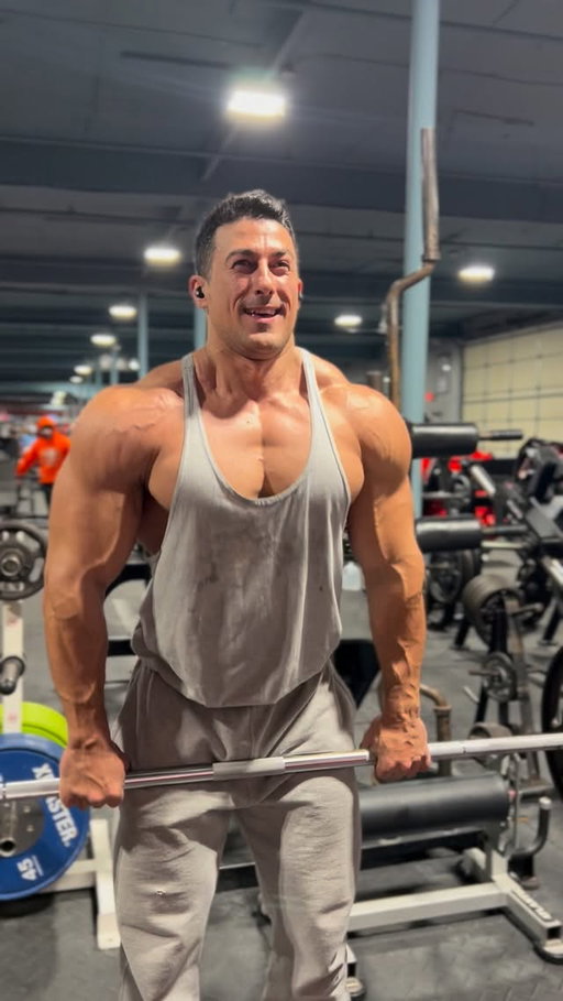 One of the biggest strengths has always been my shoulders, and a big reason for that is consistently prioritizing movements that actually build round, capped delts, not just chasing a pump.

Barbell upright rows have been a staple in my shoulder training for years because they place intense tension directly on the lateral delts, the key muscle responsible for width and that 3D shoulder look.

Unlike lighter isolation work, this movement allows for true progressive overload, meaning more mechanical tension, more stimulus, and ultimately more growth.

When performed correctly,  pulling the elbows up and out, keeping the bar close, stopping just below shoulder height, and controlling the negative,upright rows create constant tension through the entire range of motion while also building dense upper-back and trap thickness.

If your shoulders are stuck, flat, or lacking that capped appearance, this is one of the most underrated movements you can add to your routine to change that.

Looking to maximize your potential I’m now working with new online clients for training, nutrition and much more 👉🏼@team.sadik