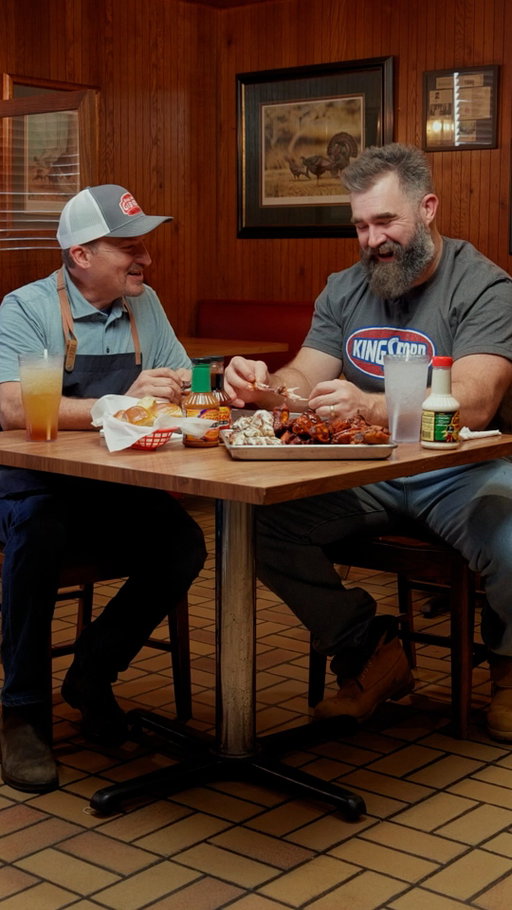 Game day grilling, straight from the pros 🔥 Jason Kelce sat down with 18-time world champion pitmaster Chris Lilly for tips ahead of the Big Game. Got a question? Drop it below.