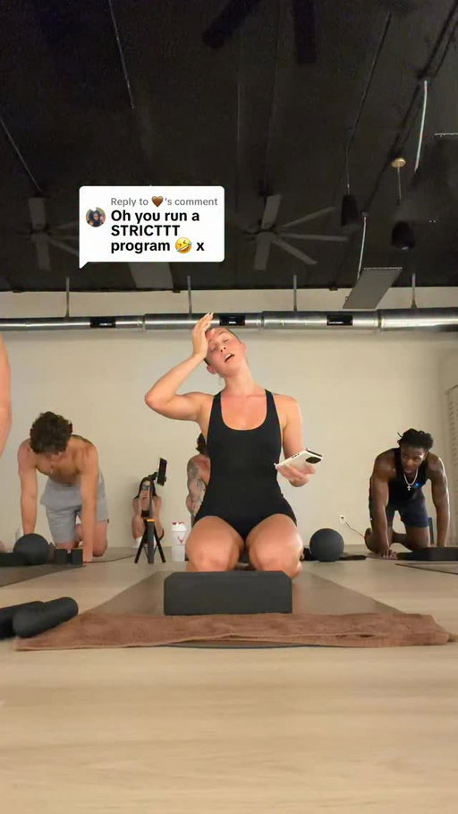 On todays episode of the boys doing the push up series in class 🍿 

Comment ME and I’ll send you 7 day free access to my signature sculpt trainings just like this (let’s run it from home) ⭐️

#matworkout #mensdoingpilates #matpilates #fitnessgoals #fitnessinstructor