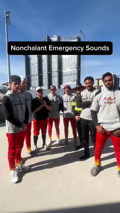 just some chill noises 🤫😂
•
•
•
#nonchalant #loudnoises #trend #hilarious