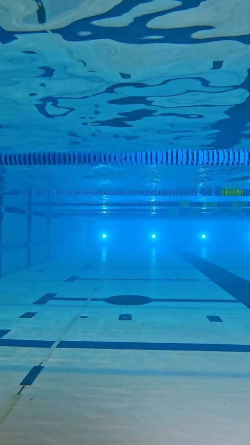 Quand les entraînements en grand bassin recommencent et que la longueur paraît interminable… on improvise😅🫡

#underwater #swimming #natation #olympics #swim