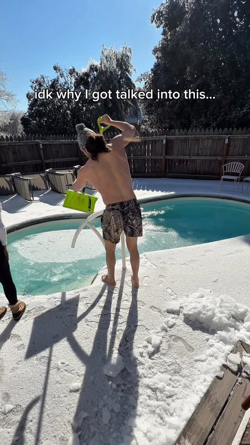 be honest… would you do this? ❄️🥶 

#coldplunge #icestorm #winterweather #snowstorm #nashville