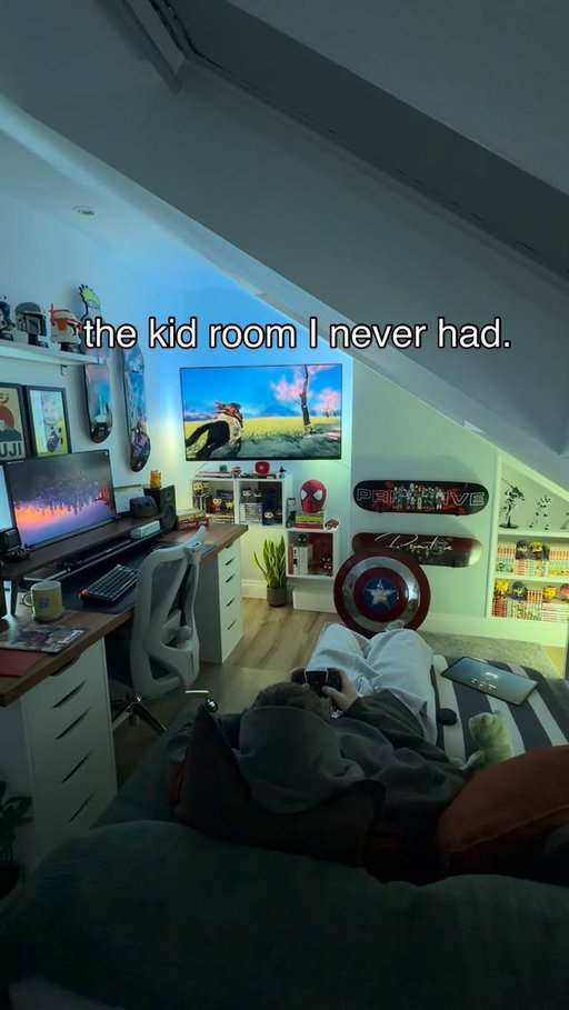 my cave of colours 🛋️

#apartmenttherapy #roominspiration #spidey #bedroomideas #ledlights
