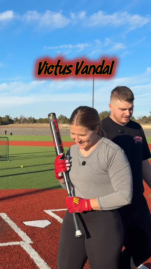 370’ 💣 and 96mph on the radar. this is the real deal. 

🔗 in bi0 to get yours at @smashitsports. SarahHelen for 10% off. 

#usssaslowpitch #victusslowpitch #victussports #slowpitchsoftball #slowpitch