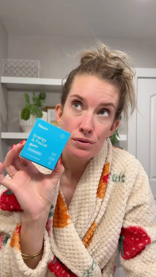 I had a new years resolution to help my anxiety any way I possible could and who knew decreasing coffee and increasing gum would be the trick!!!! @neurogum takes away all the coffee jitters and gives natural caffeine. Perfect for my long shifts at the hospital. If you see a nurse in the ER chewing gum; odds are it’s neuro! #neurogum #domorewithneuro #neurogumpartner #nurse #nightroutine