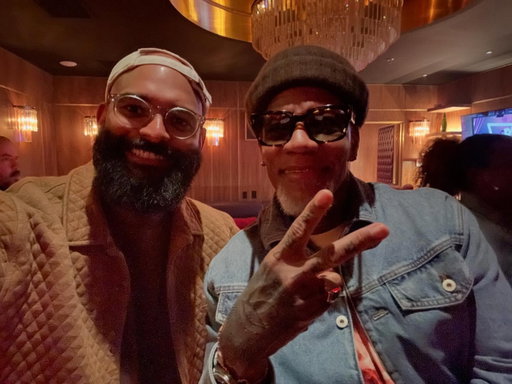 Yesterday had the privilege of cooking with some of funniest to do it! Thank you @realdlhughley and team @acilegnasantos @joethatboy for the opportunity🙏🏽 
“ listen man I’ve been doing this long enough to know when someone has IT and you got IT, just do what I say and watch what happens,  and don’t forget who told you this” @realdlhughley 🙏🏽

What a night!! 🙏🏽
Photo @michaelschwartzphotographer