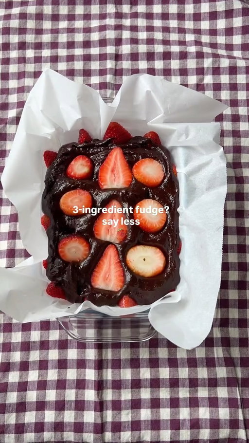 The perfect recipe to gift your Galentine ❤️ Head to our Journal for the full recipe 💌

Recipe inspired by @demylora

#pigletinbed #galentines #galentinesparty #fudge #chocolaterecipe