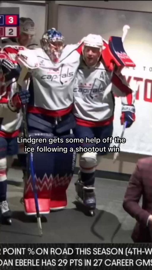 Hockey guys are tough. 💪
