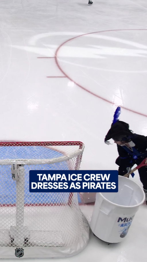 Pirates cleaning the ice? 

You see something new every day! 😆

Watch the @navyfederal NHL #StadiumSeries this Sunday at 6:30p ET on @espn in the US and @sportsnet and @tvasports in Canada.