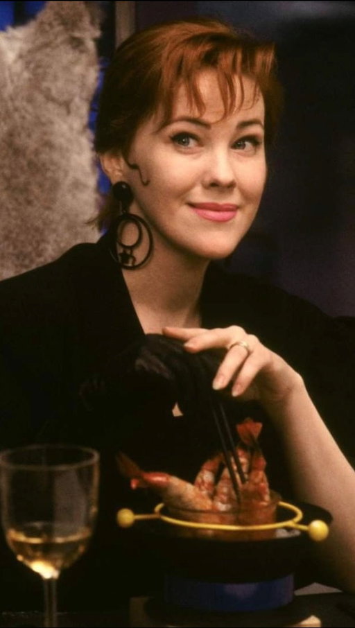 rip Catherine O’Hara ❤️‍🩹 thank you for lighting up our screens and our lives.