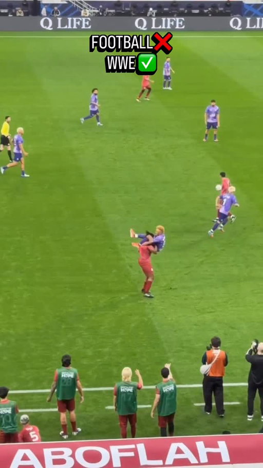 This is not football this is WWE 😂 #KSI got hit with a Rey mysteryo move at the charity match #matchforhope 

كرة قدم ❌
مصارعة ✅