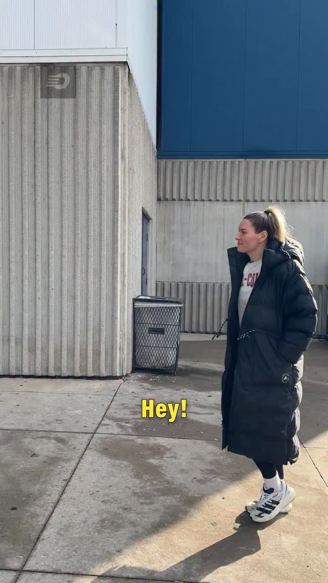 We caught up with Natalie Spooner ahead of the 2026 Winter Games 🇨🇦🤩‼️ 

She’s one of several Canadian athletes on Team @cocacola_ca and is looking to bring home gold 🍁🥇

🎙️ @nevevanpelt 
🎥 @_joshuasnow 
💻 @rianna.tenn 
#pwhl #teamcanada #olympics