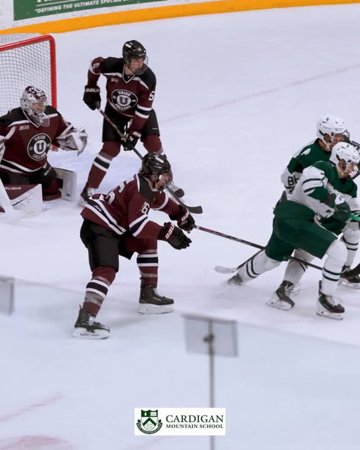 Colin Grable beats the buzzer to give us a 2-1 lead late in the second!

#GoBigGreen | #TheWoods🌲