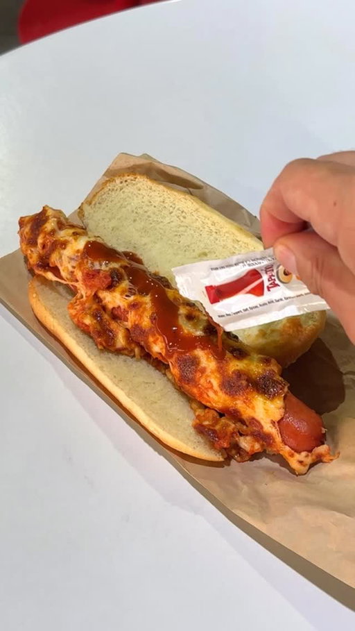 We had to try this trend🔥

Who else takes @tapatiohotsauce packets out to eat?

Tag us in your recipes to be featured on our page
#tapatiohotsauce #hotsauce