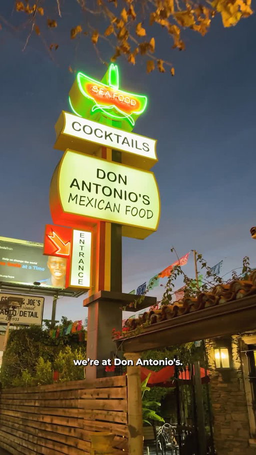 75 HARD (booze) DAY 30 - We’re at one of the OG Mexican restaurants in West LA, Don Antonio’s 🌮 biggest tostada I’ve ever seen in my life! The road to peak health continues! 💪🏼