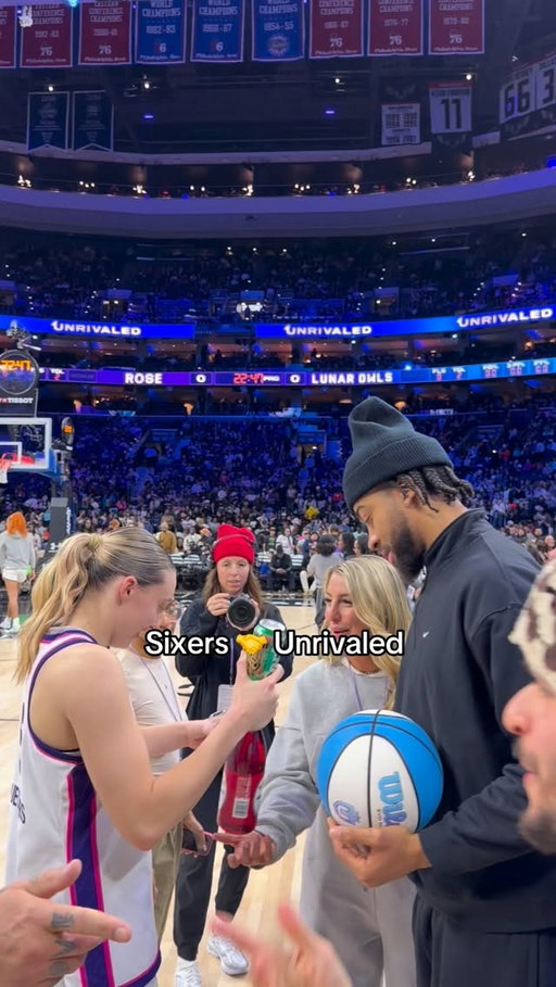 The 76ers showed up to support Philly is Unrivaled 

#symonewiththesports #unrivaled #philadelphia76ers #paigebueckers #unrivaledbasketball