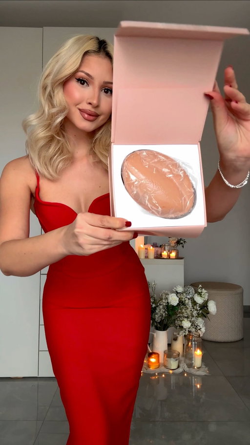 Get ready with me @boombaofficial 😮 Yay or Nay? VOTE BELOW ⬇️ /ad The craziest fashion hack EVER 👀 Double sided sticky bra that lifts AND doubles the cup size? WHAT??!! 👏🏻 A true game changer for all those low cut dresses sitting in our wardrobe ❤️ Tag a bestie who would love this look 👭 

Sticky bra: @boombaofficial ✨