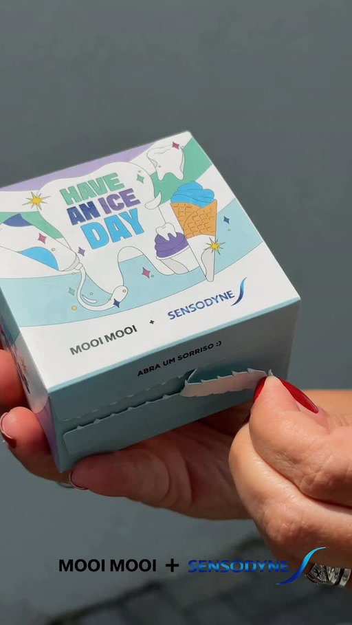 MOOI MOOI + Sensodyne🍦🦷
Uma collab pensada nos detalhes, do sabor ao formato. Criamos um sabor exclusivo para essa collab.

Bombons de sorvete de mascarpone com limão siciliano, crumble de amora e banho de chocolate branco, no formato de dentinhos 🦷

Produção especial, por tempo limitado.

Have an ice Day 🍦
Disponível no iFood e na loja do Itaim.