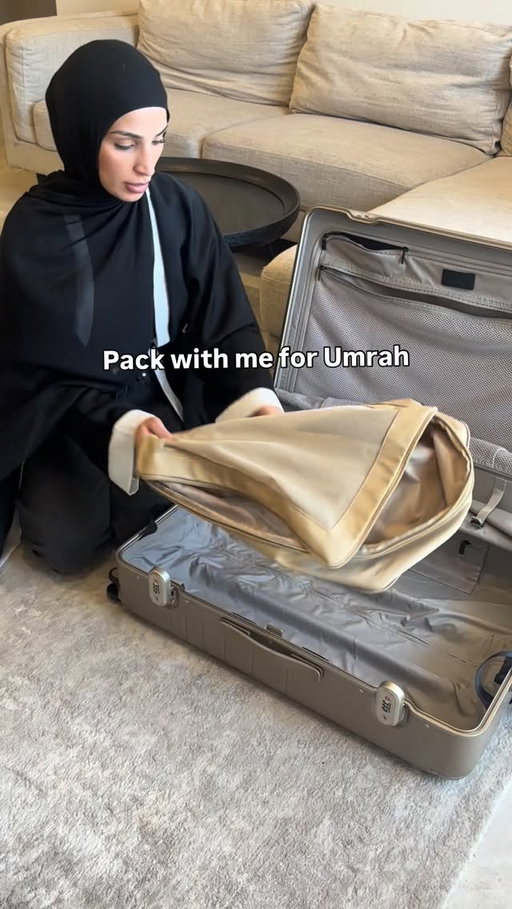 For those wondering what umrah is - it’s a spiritual journey Muslims take to Mecca to pray, reflect, and strengthen their connection with God 🤍🤍 #packwithme #umrah #umrah2026