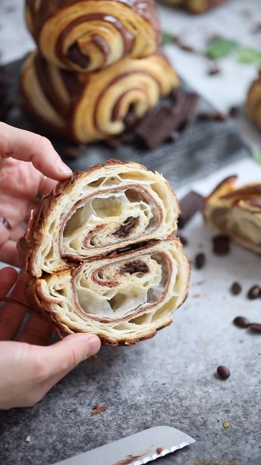 Here is a video that is very special to me. This Pain au Chocolat recipe was one of the earliest ones that went viral, and since then, I’ve retested it many times to create the perfect version of it. That version actually made it into my cookbook! I hope you try this recipe, I’ve made it as simple as possible—but the result will still impress all your loved ones ❤️