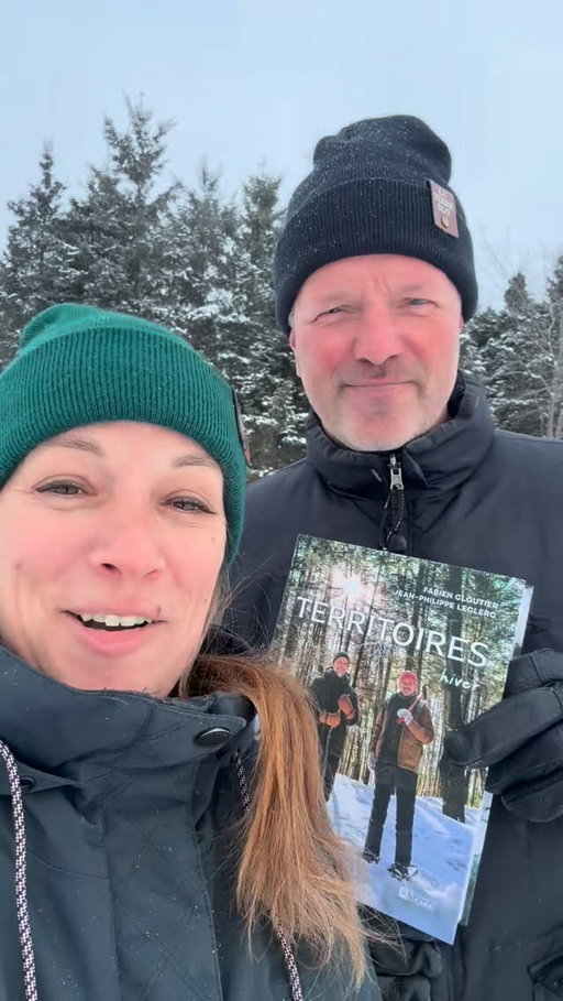 ** ÉVÉNEMENT EXCLUSIF À LA TERRE - 7 MARS** 

Pour célébrer le lancement de leur livre, et notre savoureux passage à l’intérieur, on vous invite à un après-midi jasette sur la terre, avec Fabien Cloutier et Jean-Philippe Leclerc, auteurs du livre Territoires – Hiver.

On se rassemble dehors.
On mange chaud.
On prend le temps.

RÉSERVER VOTRE EXPÉRIENCE - https://laterredu9.com/evenement-experience-territoire-hiver/

L’EXPÉRIENCE INCLUT :

- Un circuit extérieur de 2 heures
- Un breuvage chaud au goût d’érable, servi autour du feu
- Une soupe réconfortante, cuisinée par Jean-Philippe
- Une dégustation sucrée à l’ail noir, pour se gâter
- Jasette et dédicace du livre Territoires – Hiver avec les auteurs
- Marche, sur la terre
- Récits de la Beauce et autres petites surprises !

DEUX PLAGES HORAIRES :
- 12h30 à 14h30
- 15h00 à 17h00

RÉSERVEZ votre forfait, places limitées !

On vous attend le 7 mars sur notre terre en Beauce !

Fabien Cloutier Jean-Philippe Leclerc Amelie Lessard Stephane Binette Edouard Binette Thomas Binette Isabelle Maheux

#evenement #gourmand #beauce #terre #livre
