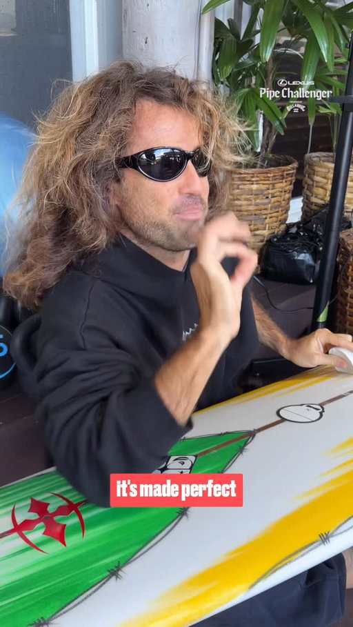 Never know what Mase is gonna paddle out on 😂

@cocom4debarrelkilla coming up in heat 5 🔥

Tune in LIVE on worldsurfleague.com 📺 @lexususa #PipeChallenger | @billabong