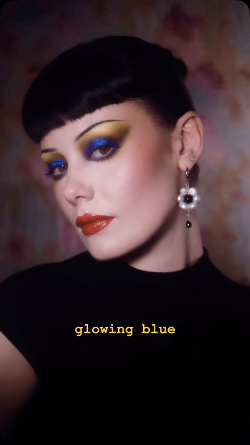 you know by now I’ll pair red with anything 
using -
@hauslabs glassy ginger blush balm
Eyes - 
@claropsyche psyches box palette 
@meltcosmetics fatally yours palette 
@violette_fr dieu bleu yeux paint (on the lash corners too)
@cloudicos pocket winter palette 
@karlacosmetics dreamer opal shadow potion (code tatiana10) 
Lips -
@martinecosmetics lip pencil in Simone 
@aboutfacebeauty serrated bite liquid lipstick 
@kikomilano hydra gloss in 13 
Earrings 
- @regalrose (code tatianaroseart)