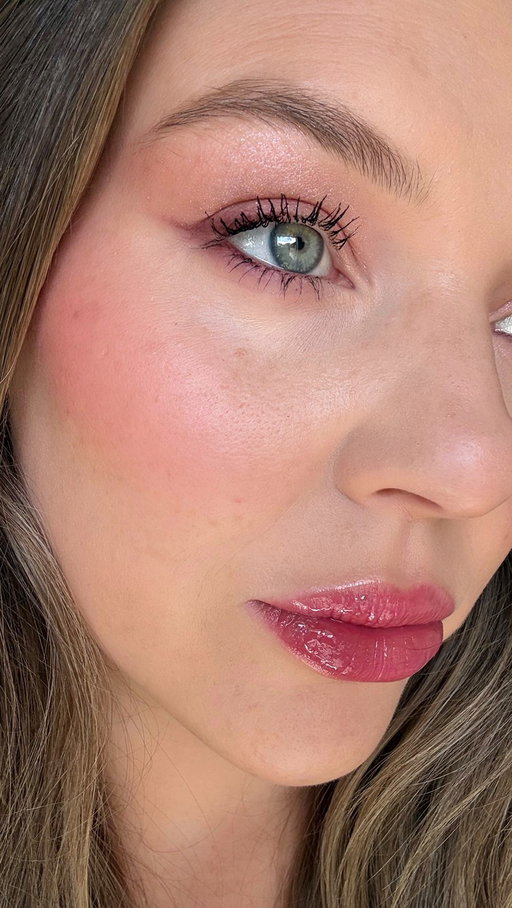 IYKYK.. And don’t even get me started when the colour and brightness changes. Luckily it was only this clip and the rest of the video is ok 🥲

#makeupartist #contentcreator
