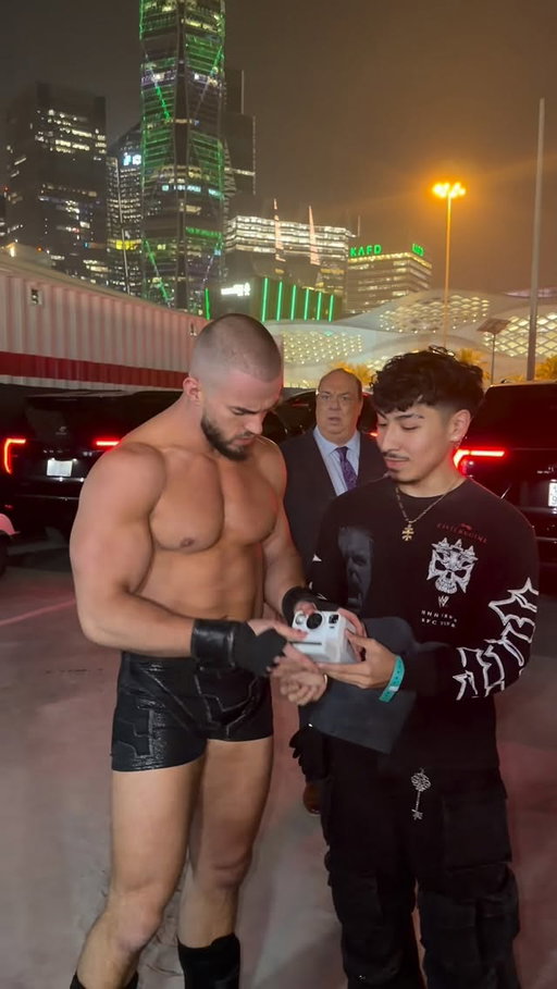 I got my camera smashed at the Royal Rumble again🫩 @loganpaul @austin_theory @civilregime @paulheyman @wwe @wweespanol @wwe_on_netflix #wwe #loganpaul #polaroid #royalrumble #austintheory