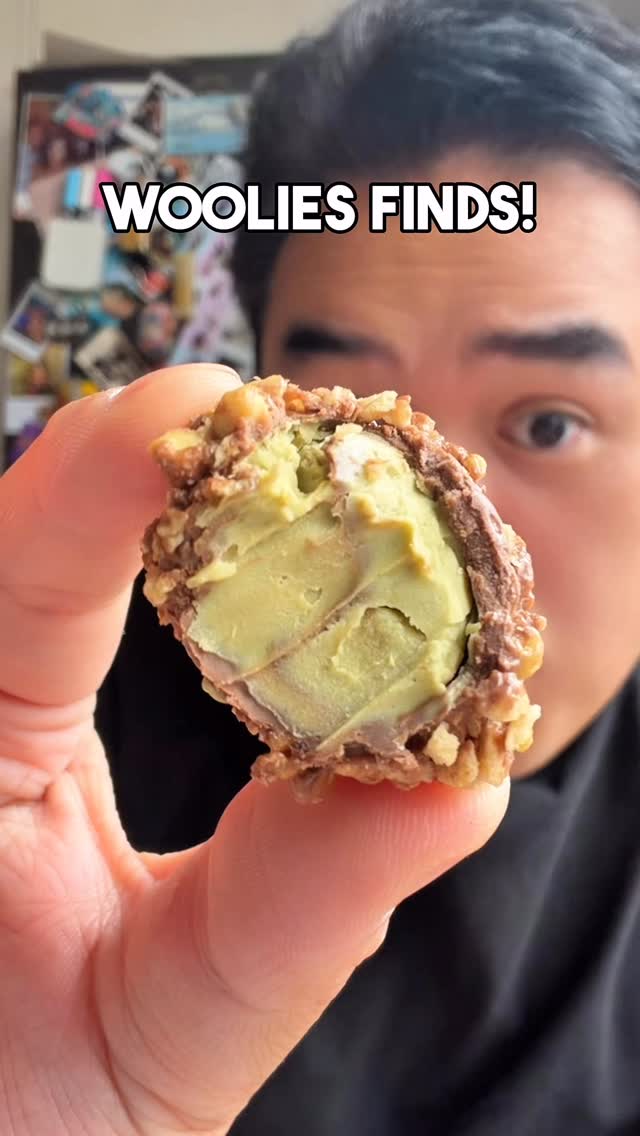 Okay I need to stock up on this new @pistachiopapiofficial at @woolworths_au it’s a #chocolatetruffles filled with Pistachio sauce as part of their #easter egg range #woolies #wooliesfinds #woolworths