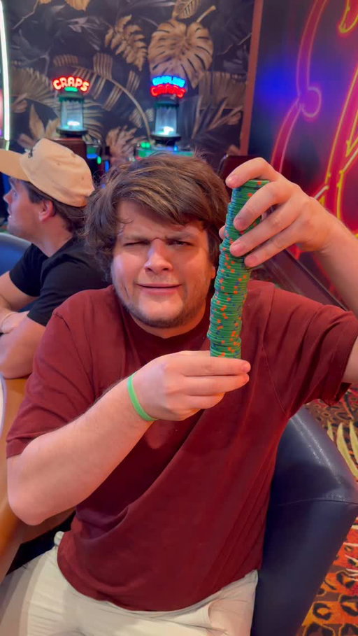 Average sized stack! #comedy #casino #gambling #money #slots