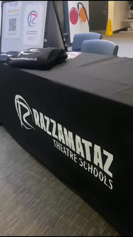 Razz days are the best days 😌 💖 

#barnetmums #theatreschool #finchleymums #confidencebuilding #performingarts