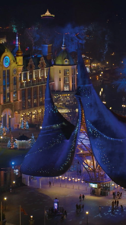 Flieg noch ein letztes Mal mit uns durch Winter Efteling! ❄️🪽 Wir haben es dieses Jahr wieder sehr genossen – der absolute Höhepunkt war der Schnee, der unseren Park noch schöner gemacht hat! 🤍 Sehen wir dich im Frühling (wieder)? 🩷