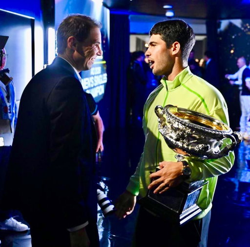 Enhorabuena @carlitosalcarazz por ganar el @australianopen y conquistar el Career Grand Slam! 👶👏🏻

Congratulations @djokernole on reaching another final in Melbourne and continuing to make history in our sport. Thank you for your words during the ceremony!