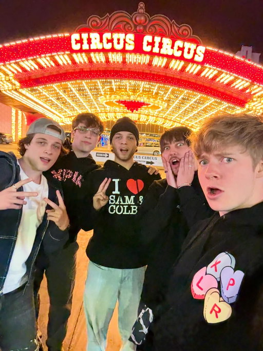 we investigated the Las Vegas Strip to see which hotel was the most terrifying 😈👻 (and might’ve given some insane challenges to the triplets… sorry Nick 😅)
•
VID OUT NOW!! let us know if you think we should all collab together again 👀👀