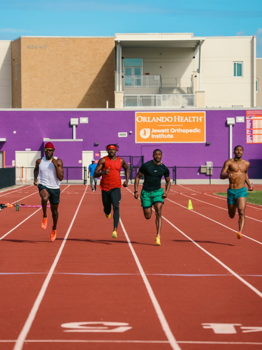 Grind together to Shine together ✨

If you have training partners, lift each other up this week and attack your goals together on the track 💯
