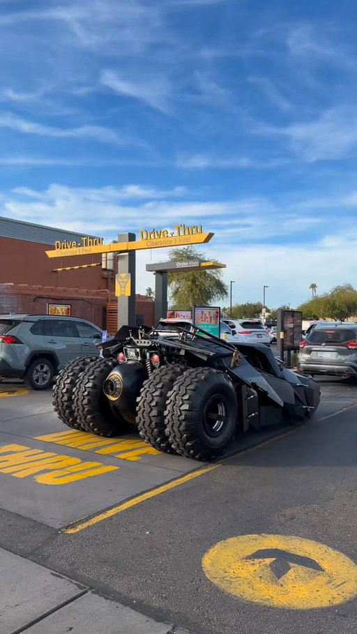 Oreo McFlurry at 6pm, saving Gotham at 7. @lambojesus 

#batman #batmobile #tumblr #brucewayne #mcdonalds