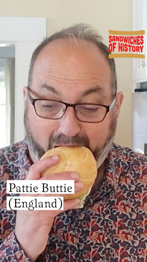 For International Sandwich Sunday we are headed across the pond to England, more specifically, Hull. Yes, it’s the Pattie Buttie which apparently was created as a low cost alternative to fried fish during lean times. This nap inducer of a sandwich is tasty but heavy. One thing I failed to include was the Chip Shop Seasoning so I may have to revisit this. My scale will not be happy.

Snag some Sandwiches of History hoodies, t-shirts, beanies, and more! 
https://www.sandwichesofhistory.com/merch
—————————————————————
Buy your copy of Sandwiches of History: The Cookbook!
https://geni.us/SandwichesofHistory
—————————————————————
Sign up for my weekly recap email!
https://sandwichesofhistory.substack.com/
—————————————————————

⁣

#PattieButtie #England #sandwichgram #sandwichesofhistory #InternationalSandwichSunday oddsandwiches historicsandwiches  oldsandwiches oldrecipes ICEisEvil sandwichesofinstagram