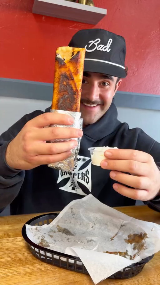 kept hearing about the crispy chicken shawarma so I finally tried it #arizona #tempeaz #azfoodie #shawarma #foodie