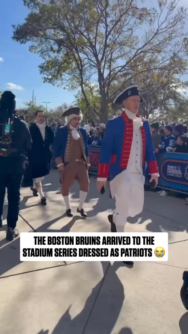 The Super Bowl is coming! The Super Bowl is coming! 🗣️ (via @nhlbruins)