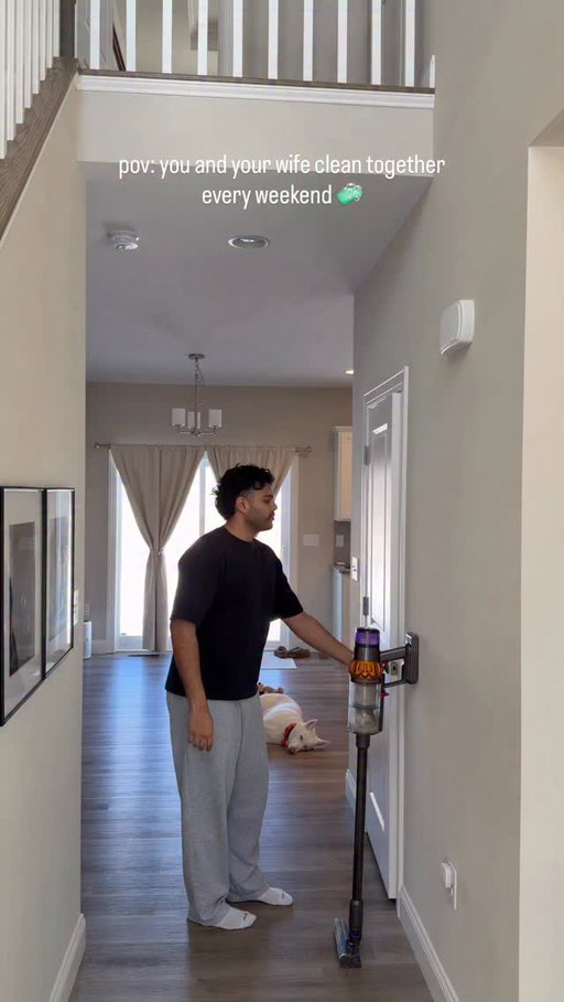 starting the month off with a clean home 🧼 every weekend we put some time aside to clean the home. Sometimes I clean upstairs and she downstairs - vice versa 💪🏽 #CleanTok #cleaningtiktok #cleanwithme #satisfyingcleans #cleaningmotivation @dyson @zepusa @scrubdaddy  @hoto_official