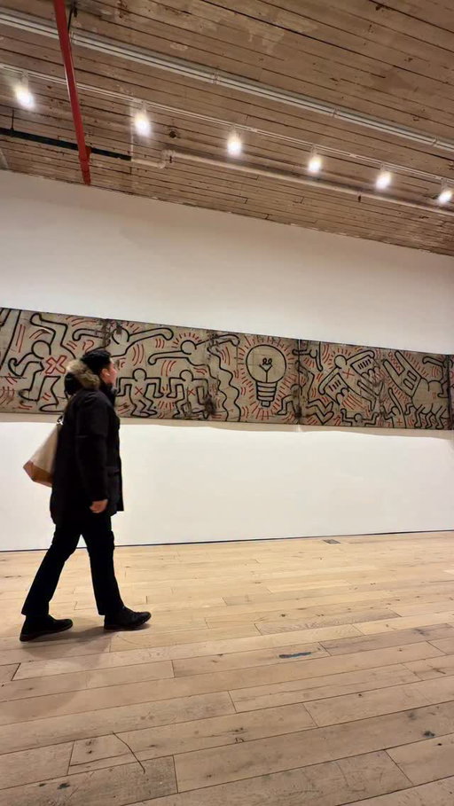 Keith Haring’s Historic 1984 Mural Now on View at @martos_gallery in Chinatown until February 7th. 

#NYCArt #KeithHaring #NYCThingsToDo