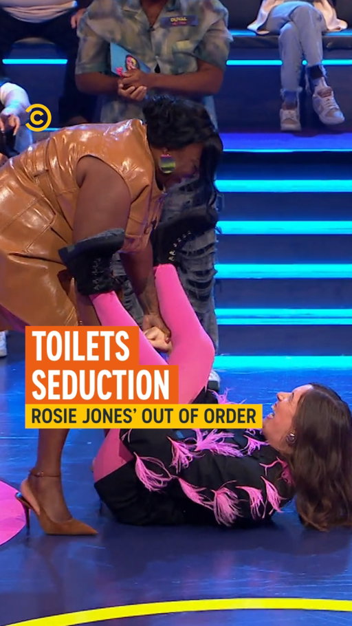 First time, roomy edition 🚽👀

⭐️ Catch brand new #RosieJones #OutofOrder TONIGHT at 9pm ⭐