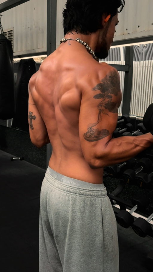 Conquer the basics…

• Walk - 7km / 10k steps non negotiable!
anything under 7000k is literally classed as sedentary, move more! 

• Lift 3-4x per week, you don’t need some intricate body building split - focus on consistency, progressive overload & push yourself! 

• 30 mins cardio post lift or 90 minutes per week. Low intensity keeps fatigue low & keeps you coming back & no if you incline walk this does not count towards your daily steps!

• High protein - you already know this but you still might not be eating enough. Focus on whole foods first & use shakes as your get out of free jail card if you need to. At least 1g per lbs of body weight. 

• Now get to work - lock in, do all of these even when you don’t “feel” like it & just stack days. 

P.s - I wrote this not dave from chat gpt.