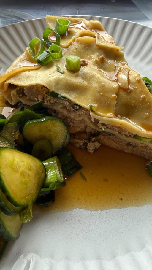 Can you still cook dinner for your family of 4 for $20?  If you shop at @aldiaustralia  you can.  And it’s delicious! 
This is my “dumpling lasagna” hack and it’s the easiest $20 dinner for 4. It tastes like dumplings, but you build it like a lasagna, then serve it with a quick pickled cucumber salad for crunch. Save it for the tight budget weeks that you still want to eat delicious food!

Dumpling lasagna + pickled cucumber salad (serves 4)

What you NEED
Fresh lasagna sheets $3.69
500g Pork mince $4.49
250g Coleslaw mix $1.99
1 bunch Green onion $2.49
1/2 cup Soy sauce $1.79
4 tbsp Oyster sauce $2.19
1 Cucumber $1.29
2 tbsp Crushed ginger (already in the fridge)
1 tbsp minced garlic (already in the fridge)

What you do
	1.	In a big bowl, mix pork mince, coleslaw mix and sliced green onion.
	2.	Add garlic, ginger, a 1/4 cup soy sauce and oyster sauce. Plus a dash of white pepper if you have it. Mix really well.
	3.	Drizzle a little oil and a cup of water in a large saucepan,  then lay down fresh lasagna sheets.
	4.	Add a layer of the mince mixture, then repeat sheets and filling until it’s all used up.
	5.	Mix another cup of water with an extra splash of soy, then pour it over the top so the sheets cook properly.
	
	6.	cover with a layer of baking paper, then pop the lid on.
	7. Cook on medium for about 35 to 40 minutes, until cooked through. Add another cup of water over the top halfway through.

Pickled cucumber salad
	1.	Thinly slice cucumber (I used a mandolin), then toss with sliced green onion.
	2.	Add a splash of soy sauce and 1/2 tsp of crushed ginger and let it sit while the lasagna cooks.

#australiaaldi #aldi #easydinner #stephcooksstuff #easyrecipes