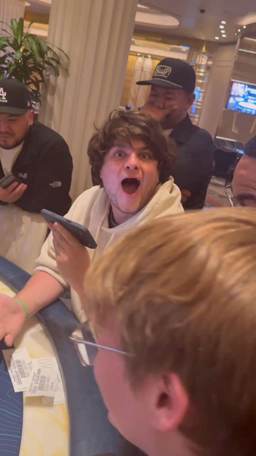THE MOST ELECTRIC MINUTE IN BLACKJACK HISTORY! #gambling #casino #money #comedy #slots
