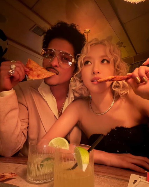 Count on me and Big Bad Rosie to be eating a pizza after a show! Thank you to everyone at the grammys for letting us have some fun. Congrats to all! 

Special thanks to 
@tiffanyandco 

@ysl 

@gucci